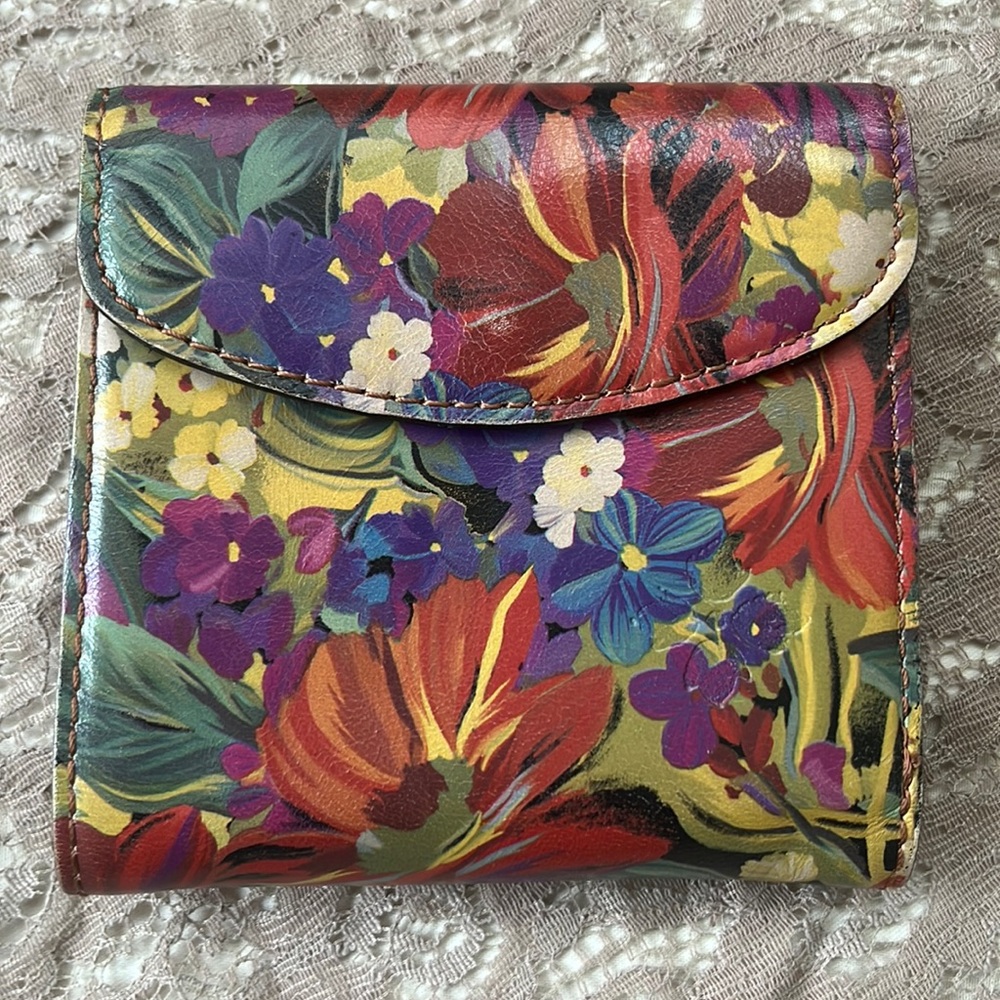 Patricia Nash REITI Leather Wallet Rustic Nature Red Floral